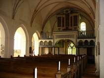 Altenkirchen auf Rgen, der Innenraum der evangelischen Pfarrkirche mit dem Orgelgehuse von 1750, Juli 2006
