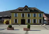 Illhaeusern im Elsa�, das Rathaus, der Fischer- und Schifferort an der Ill wurde 1482 erstmals erw�hnt, Mai 2011 