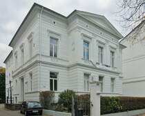 Eine der vielen typischen Wuppertaler Villen an der Friedrich-Ebert-Strae, von der im Brillerviertel - dem grten zusammenhngenden Villenviertel Deutschlands - knapp 300 stehen und in dem am Rande dieses Viertels auch viele Jahrzehnte Johannes Rau, Else-Lasker-Schler oder sptere Bayer und IG-Farben-Chef Karl Duisberg wohnten! 16.10.2007