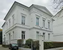 Eine der vielen typischen Wuppertaler Villen an der Friedrich-Ebert-Stra�e, von der im Brillerviertel - dem gr��ten zusammenh�ngenden Villenviertel Deutschlands - knapp 300 stehen und in dem am Rande dieses Viertels auch viele Jahrzehnte Johannes Rau, Else-Lasker-Sch�ler oder sp�tere Bayer und IG-Farben-Chef Karl Duisberg wohnten! 16.10.2007