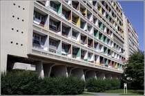 Das Corbusierhaus im Berliner Bezirk Charlottenburg-Wilmersdorf wurde 1956 bis 1958 in der Nhe des Olympiastadions errichtet. In ihm befinden sich 557 Wohnungen in 17 Etagen. 05.07.2011 