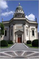 Der Deutsche Dom am Gendarmenmarkt von der Charlottenstrae in Berlin-Mitte. 05.07.2011