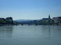 Basel, die Mittlere Brcke und rechts das Basler Mnster, Juli 2010