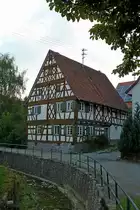 sch�n restauriertes Fachwerkhaus in Zimmern bei Hechingen an der Schw�bischen Alb, Juli 2011