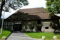 Albstadt-Lautlingen, die Schlo�-Scheuer aus dem Sp�tmittelalter, wurde nach Um-und Ausbau zum B�rgerhaus, Juli 2011