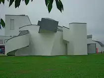 Weil am Rhein, das Vitra-Museum, die Stra�enseite, beherbergt wechselnde Ausstellungen moderner Kunst, Juli 2011