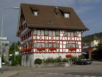 Waldkirch, Gasthof zum Kreuz, erbaut 1688, Kanton St. Gallen (21.08.2011)