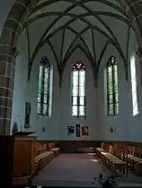 Basel-St.Chrischona, der Chorraum der denkmalgesch�tzten Kirche St.Chrischona, Juli 2011