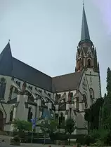 Sch�nau im Schwarzwald, die katholische Kirche Mari� Himmelfahrt, 1904-07 anstelle der alten abgerissenen Kirche wieder aufgebaut, die unteren Turmteile wurden verwendet und auf 86m erh�ht, Juli 2011