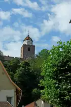 Haigerloch, der R�merturm, 1150 erbaut, als Bergfried der 1095 errichteten Burg Haigerloch, dient heute als Aussichtsturm, Juli 2011