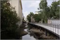 Der neugeschaffene Haseuferweg in Osnabr�ck erm�glicht einen Gang durch die Innenstadt abseits vom L�rm und bietet neue Einblicke. Dieses Teilst�ck zwischen Schlagvorderstra�e und Wittekindstra�e wurde auf Pf�hlen errichtet und erst im August freigegeben. 10.09.2011