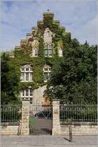 Das Pfarrhaus der Kirchengemeinde St. Johann in Osnabrck wurde 1906/07 im neugotischen Stil erbaut. 10.09.2011
