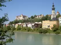 Burghausen, Ausblick auf die Altstadt mit Burg und St. Jakob Kirche (25.08.2007)