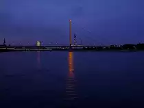 Oberkasseler-Brcke am Rhein bei Dsseldorf um 6Uhr Morgens;110906