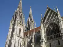 Regensburg, Dom St. Peter am Domplatz, erbaut ab 1250, T�rme vollendet 1859 bis 
1869 (01.05.2007)