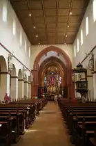 Seligenstadt, Eiinharts-Basilika, ehem. Benediktinerabteikirche, erbaut ab 840, 
marmorne Hochaltar von 1715 (26.04.2009)