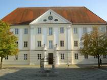 Gnzburg, ehemalige sterreichische Kaserne, jetzt Haus der Bildung (26.09.2011)