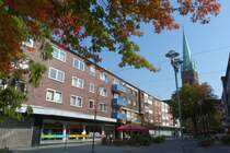 Gladbeck: Lambertistrae mit Lambertikirche im sonnigen Herbst (September 2011)