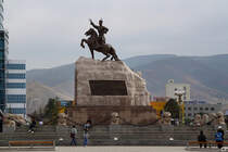 Denkmal fr den kommunistischen Staatsgrnder Suchbaatar auf dem nach ihm benannten Platz in Ulaanbaatar. (13.9.2011)