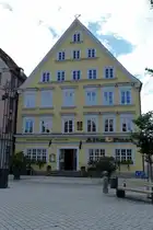 Mindelheim, Maximilianstra�e mit Hotel, Restaurant und Weinstube  Alte Post  (Unterallg�u/August 2011)