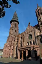 Freiburg im Breisgau, der 116m hohe M�nsterturm mit Bauger�st, Sept.2011