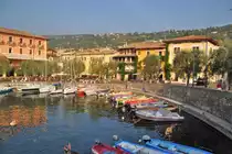 TORRI del Benaco (Provinz Verona), 29.09.2011, Blick auf den Hafen