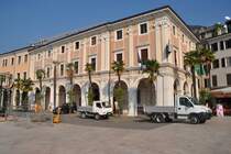 SAL (Provincia di Brescia), 30.09.2011, Piazza Vittoria mit dem Palazzo Municipale