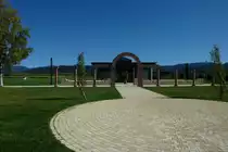 Heitersheim, neugestalteter Vorplatz vor dem R�mermuseum, mit Blick zum Schwarzwald, Sept.2011