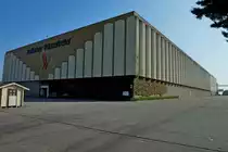 Breisach am Rhein, der Badische Winzerkeller, einer der gr��ten Weinerzeugerkellereien weltweit, die F�hrung mit dem  Besucherb�hnle  dauert 2,5 Stunden, Sept.2011