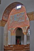 Rundgang durch St. Georg. Blick vom Seitenschiff ins Hauptschiff. Reichenau, Januar 2010.