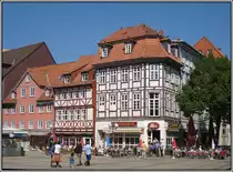 Der Marktplatz in G�ttingen mit einigen Fachwerkh�usern mit Stra�encafes, aufgenommen am 24.04.2011.
