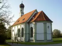 Kaufering, Wallfahrtskirche St. Leonhard, erbaut von 1714 bis 1715, Weihe am 
23.11.1723 durch Weihbischof Johann Jakob Mayr, Landkreis Landsberg (22.10.2011)