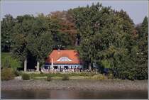 Hamburg: Ausflugsidyll am Elbufer, das Restaurant Schmetzler. 02.10.2011