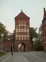 Wittstock/Dosse, Gr�pertor, im 14. Jhdt. erbaut, 1503 erh�ht, als einziges von drei Stadttoren erhalten, aufgenommen am 21.10.2011