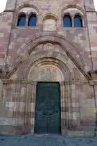 Schwarzach, der detailreiche Haupteingang der romanischen Klosterbasilika, Sept.2011