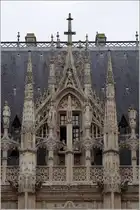 Rouen. Detail des reich verzierten Daches am Palais de Justice. 05.10.2011