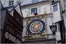 Der Uhrturm Gros Horloge in Rouen. Das Uhrwerk funktionierte ohne Unterbrechung vom 14. Jahrhundert bis 1928. 05.10.2011
