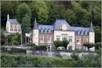 Caudebec-en-Caux. Im Manoir de Retival k�nnen einige G�ste wohnen und dem Koch bei der Zubereitung der Speisen auf die Finger schauen. 05.10.2011