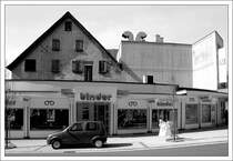 Unsere Umwelt wird nicht durch Postkartenmotive bestimmt. Um das Bild ein wenig gerade zu richten, hier eine st�dtebauliche Situation in Geislingen an der Steige. 5.4.2007 (Matthias)