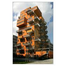 Teile des fr�heren Messgel�ndes auf der Schwanthalerh�he an der Theresienwiese werden mit neuen Wohnbauten bebaut. Hier ein orginell gestalteter Wohnturm der Architekten Steidle und Partner. 3.4.2007 (Matthias)