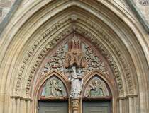 Kath. Propsteikirche St. Cyriakus, genannt auch  Eichsfelder Dom , �ber dem Eingangsportal - Duderstadt, 09.04.2007
