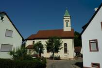 Schelingen im Kaiserstuhl, die katholische Kirche St.Gangolf, 1825 erbaut von Ch.Arnold im Weinbrennerstil, Juni 2011