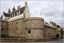 Nantes. M�chtige Mauern umgeben das Ch�teau des ducs de Bretagne. 07.10.2011