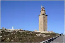 Der Herkulesturm in A Coru�a wurde in den Jahren 98 bis 117 unserer Zeitrechung von den R�mern errichtet und ist noch heute in Betrieb. Er steht auf einem 48 m hohen Felsen, die Spitze ist 104 m �ber dem Meeresspiegel und weithin sichtbar. 1785 wurde der Turm restauriert. Der Herkulesturm ist das Wahrzeichen der Stadt und schm�ckt auch das Stadtwappen. Er gerh�rt zum Weltkulturerbe der UNESCO. 09.10.2011