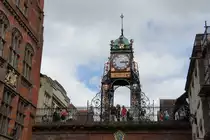 Chester - Grafschaft Cheshire, Nordwestengland. Der Uhrenturm ist ein Geschenk f�r die Stadt von Edward Evans-Lloyd Citizen & Freeman. Er wurde 1897 zum 60. Jahrestag der Thronbesteigung Queen Victorias gestiftet. Das waren noch Firmengeschenke damals. 13.8.2011