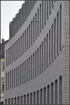 . Konkave Kr�mmung - L-Bank in Karlsruhe am Schlo�platz, Planer: Weinmiller Architekten, Fertigstellung: 2008, November 2011 (Jonas)