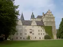 Wolfsburg, Schloss, Bergfried aus dem 13. Jahrhundert, �brigen Teile erbaut zur 
Zeit der Renaissance im 16. Jahrhundert (30.09.2006)