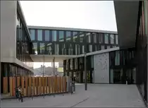 . Generationshaus CANN in Stuttgart-Bad Cannstatt - Die Geb�udeteile umschlie�en einen �ffentlich zug�nglichen Innenhof. M�rz 2011 (Matthias)