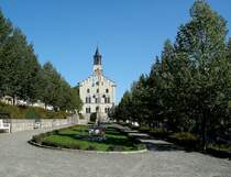 Markneukirchen im Vogtland, Blick zum ehemaligen Amtsgericht, 1843 im neoromanischen Stil erbaut, heute als rztehaus genutzt, 2006