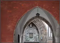 . Durchblick zur St.-Nikolai-Kirche - In der Stralsunder Rathaus-Passage. August 2011 (Jonas)